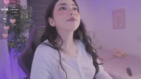 Snapshot of anniebrie chatting on 07.14.26 Cassandra online show from 07.14.26