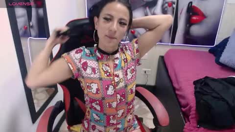 Snapshot of anniee_x chatting on 03.11.25 Anniee online show from 03.11.25