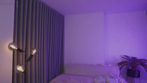 Snapshot of annieguzman_ chatting on 05.11.26 Annie FREE TRIAL IN BIO online show from 05.11.26