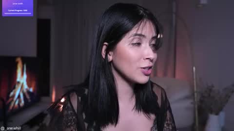 anniehillofficial_ online show from 10.03.25