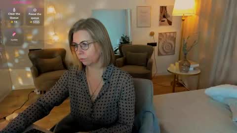 Snapshot of annielight chatting on 02.24.26 Annie online show from 02.24.26