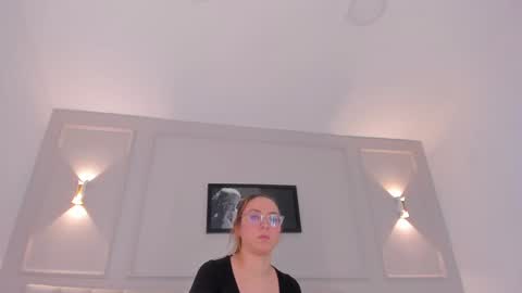 Annie online show from 01.16.25