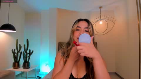 Annie Monroe online show from 12.05.25