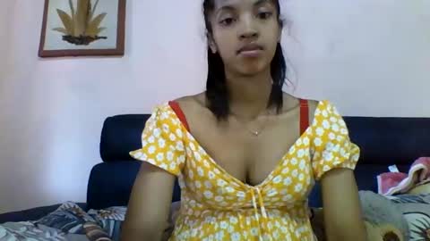 Snapshot of anniesexy1 chatting on 12.04.25 anniesexy1 online show from 12.04.25