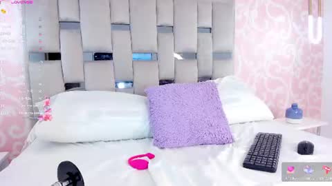 Snapshot of annievanegas chatting on 07.01.26 ANNIE online show from 07.01.26