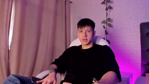 Snapshot of anniie_and_alex chatting on 12.16.24 Annie Alex online show from 12.16.24