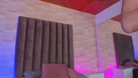 Snapshot of anniie_and_alex chatting on 12.20.24 Annie Alex online show from 12.20.24