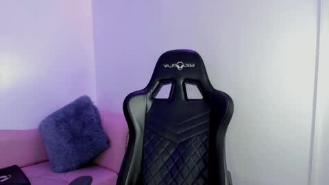 Annie Evans  online show from 01.27.25