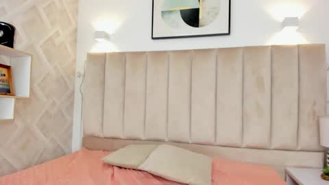 Snapshot of anniie_queen chatting on 11.29.25 Annie Queen online show from 11.29.25