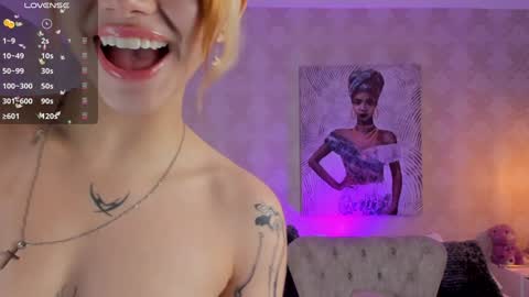 Snapshot of anniita_ chatting on 01.11.25 VIVIANNA online show from 01.11.25