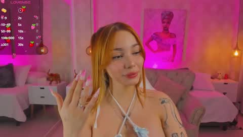 Snapshot of anniita_ chatting on 09.25.25 VIVIANNA online show from 09.25.25