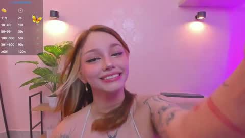 Snapshot of anniita_ chatting on 05.14.26 VIVIANNA online show from 05.14.26