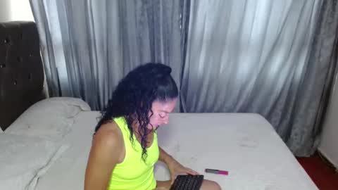 Snapshot of annita_muscle chatting on 02.28.25 Annita online show from 02.28.25