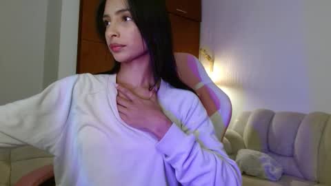 AnnaS online show from 03.25.26