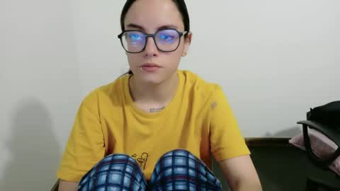 Snapshot of annittaprincess chatting on 05.11.26 Gaby 3 online show from 05.11.26