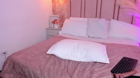 Snapshot of anntonella_watson chatting on 02.24.26 ANTON online show from 02.24.26