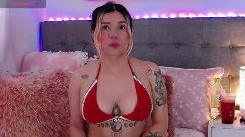 Snapshot of anntonellalee chatting on 04.19.26 Antonella Lee online show from 04.19.26