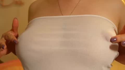 Snapshot of anny_dee chatting on 10.07.25 Anny online show from 10.07.25