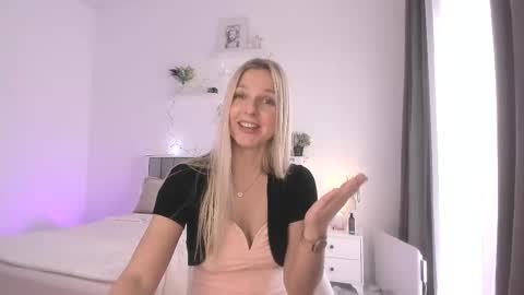 Snapshot of anny_johnson_ chatting on 03.08.26 Anny online show from 03.08.26