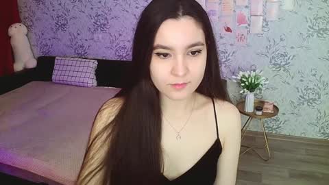 Snapshot of anny_shine chatting on 12.08.24 Annie online show from 12.08.24