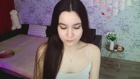 Snapshot of anny_shine chatting on 12.08.24 Annie online show from 12.08.24