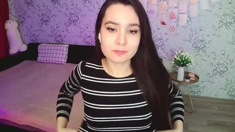 Snapshot of anny_shine chatting on 12.15.24 Annie online show from 12.15.24