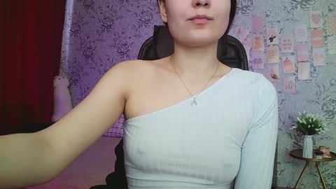 Snapshot of anny_shine chatting on 12.18.24 Annie online show from 12.18.24