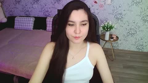 Snapshot of anny_shine chatting on 12.28.24 Annie online show from 12.28.24