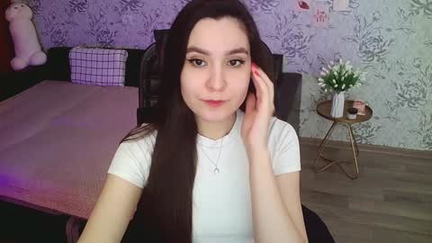 Snapshot of anny_shine chatting on 12.29.24 Annie online show from 12.29.24