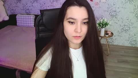 Snapshot of anny_shine chatting on 12.29.24 Annie online show from 12.29.24