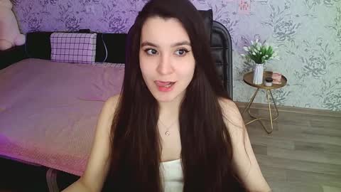Snapshot of anny_shine chatting on 01.06.25 Annie online show from 01.06.25