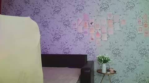 Snapshot of anny_shine chatting on 02.15.25 Annie online show from 02.15.25
