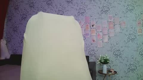 Snapshot of anny_shine chatting on 03.11.25 Annie online show from 03.11.25