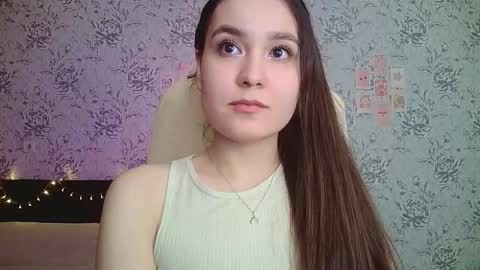 Snapshot of anny_shine chatting on 09.19.25 Annie online show from 09.19.25