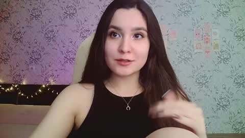 Snapshot of anny_shine chatting on 09.25.25 Annie online show from 09.25.25