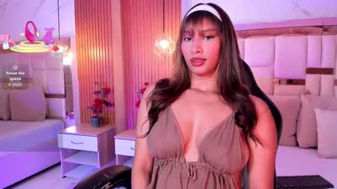 Snapshot of anny_taylorr_ chatting on 02.04.26 Anny online show from 02.04.26
