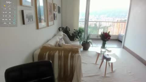 Snapshot of annybeiker chatting on 10.19.25 Anny online show from 10.19.25