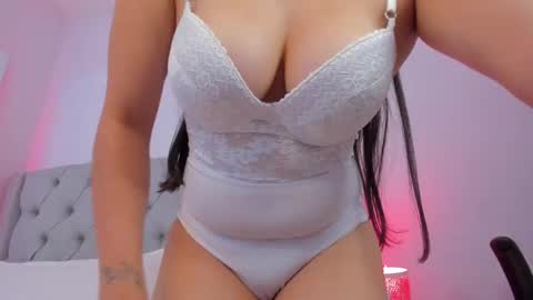 Snapshot of annybluey chatting on 02.17.25 Anny bluey online show from 02.17.25