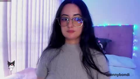 Snapshot of annybondie chatting on 02.18.25 annybondie online show from 02.18.25