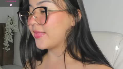 Snapshot of annye01_ chatting on 05.20.26 anny online show from 05.20.26