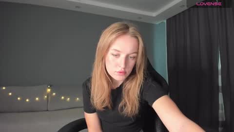 Snapshot of annyfourse chatting on 12.02.24 AnnyFourse online show from 12.02.24