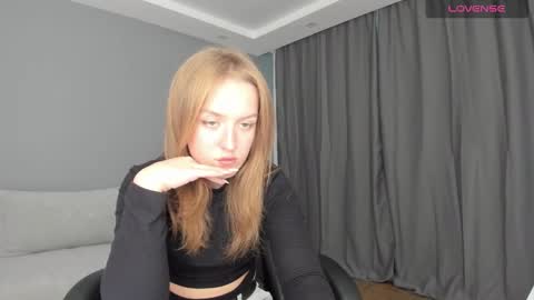 Snapshot of annyfourse chatting on 12.16.24 AnnyFourse online show from 12.16.24