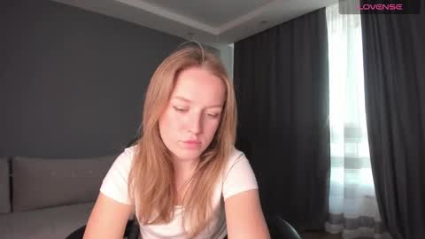 Snapshot of annyfourse chatting on 12.22.24 AnnyFourse online show from 12.22.24