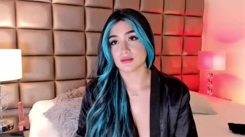    online show from 02.05.25