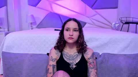 AnnyT online show from 01.25.25