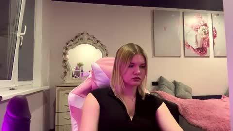Snapshot of annyvibess chatting on 06.30.26 annyvibess online show from 06.30.26