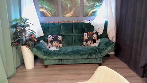 Snapshot of anoradark chatting on 10.12.25 Anora online show from 10.12.25