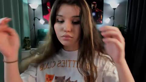 Snapshot of anoradark chatting on 11.21.25 Anora online show from 11.21.25