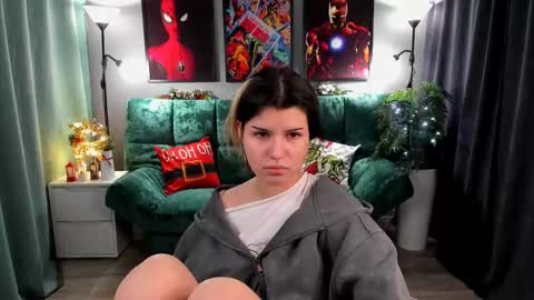 Snapshot of anoradark chatting on 12.04.25 Anora online show from 12.04.25