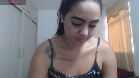 Snapshot of anthonela_queen chatting on 10.04.25 Anthonela Queen online show from 10.04.25